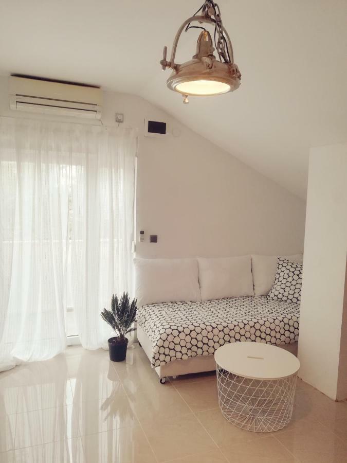 House For Rent Paola Villa Razanac Exterior photo